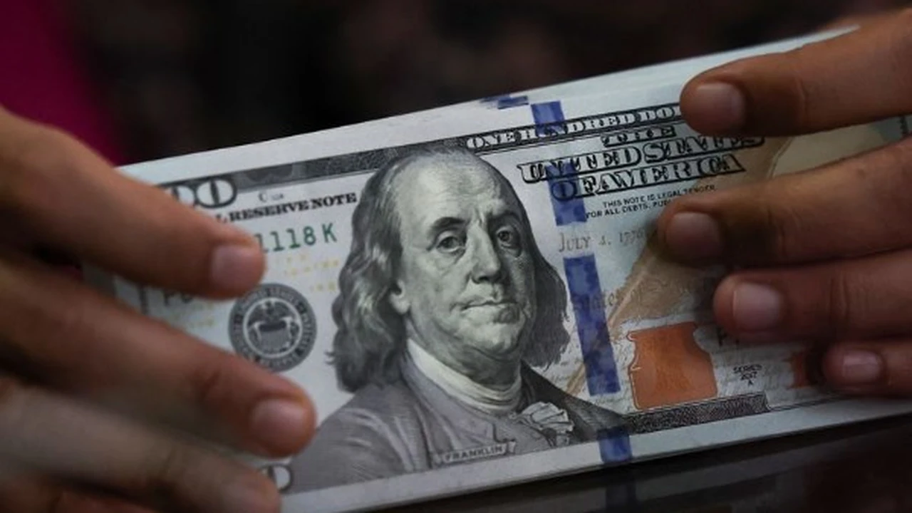 سعر الدولار مقابل الجنيه في ختام تعاملات اليوم بالبنوك المصرية